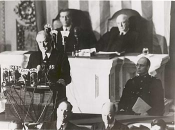 fdr_delivers_speech
